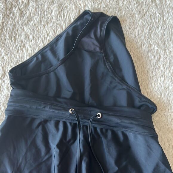 Two piece black bathing suit size medium - Picture 15 of 16